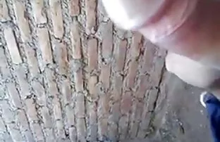 XXX सुडौल महिला दिखा रहा सेक्सी हिंदी सेक्सी मूवी है स्तन पर के सड़क