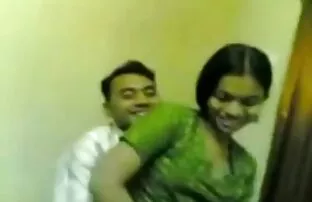 XXX धुंध उसे एक सेक्सी पिक्चर हिंदी वीडियो मूवी लड़की फेंक दिया