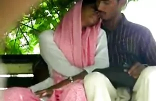 XXX Busty महिला से पता चलता है आकर्षण पर के सेक्सी मूवी फिल्म हिंदी में खिड़की