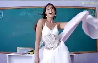 XXX महिला सेक्सी हिंदी वीडियो फुल मूवी करतब के लिए कॉल