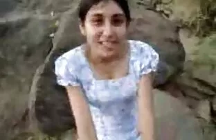 XXX सुनहरे बालों वाली खेल के साथ एक सेक्सी हिंदी मूवी वीडियो चीख़ पर के कदम