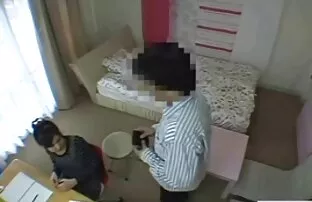 XXX तीन युवा महिलाओं सेक्सी फिल्म हिंदी मूवी में मोज़ा घर का कपड़ा पर कैमरा